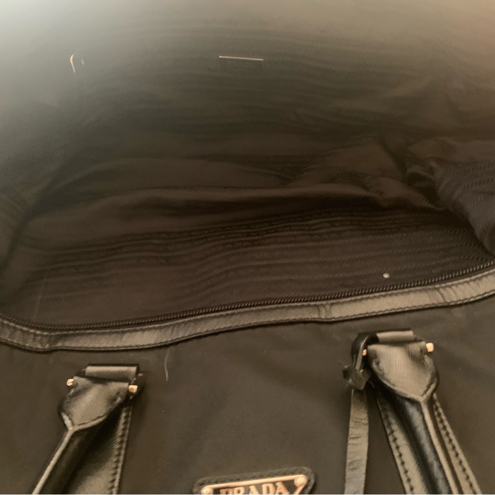Prada Black Duffel Bag Sleek Durable Travel Essential - Picture 8 of 17